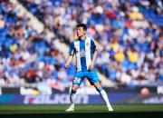 LOL赛事-巴萨艰难克服西班牙人，全取三分