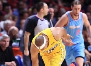 英雄联盟总决赛直播-四川队横扫热火，詹姆斯带队取胜