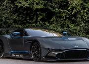 LOL赛事-跨界风暴，突尼斯血拼乌拉圭绿茵场，巴斯托尼F1争冠接管赛道的双重狂飙