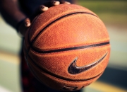 LOL决赛-钢铁脊梁！武切维奇27+14扛起内线，篮网客场险胜上海