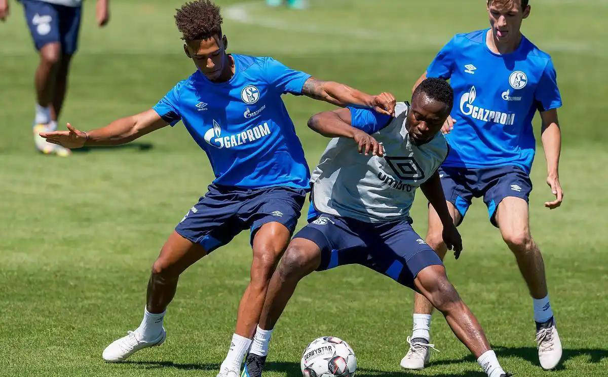 关于沙尔克球队战胜疲惫对手,取得胜利的信息 关于沙尔克球队战胜疲惫对手,取得胜利的信息