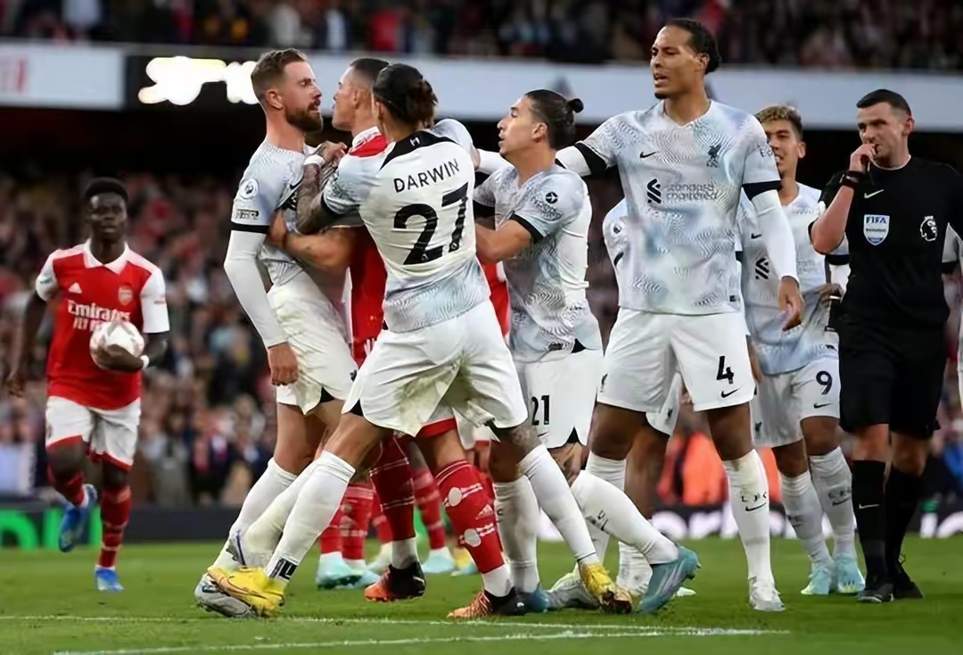 包含顶尖球队精彩战绩吸引体育爱好者的词条