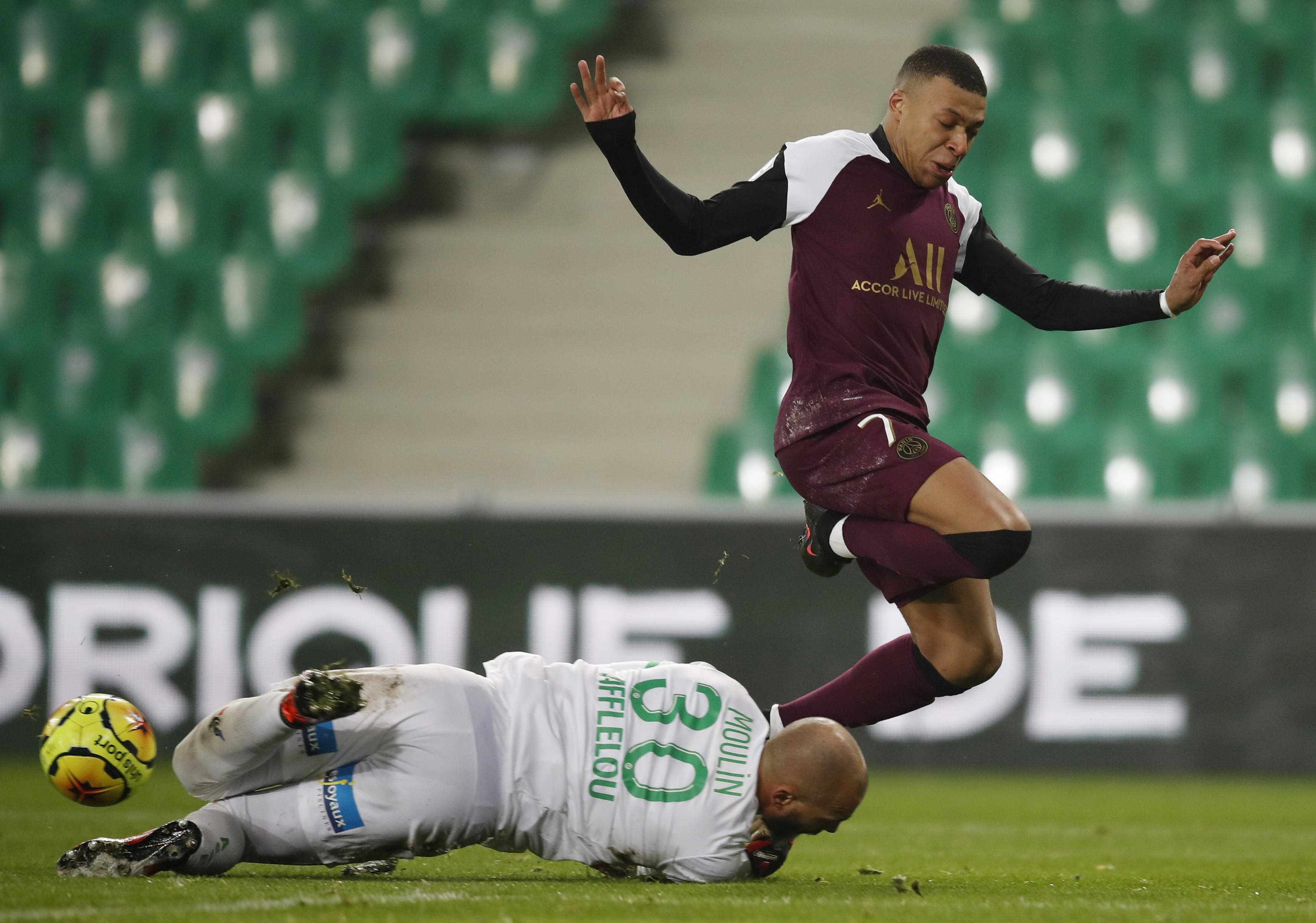 圣埃蒂安客场大胜,法甲前四露出锋芒的简单介绍 圣埃蒂安客场大胜,法甲前四露出锋芒的简单介绍