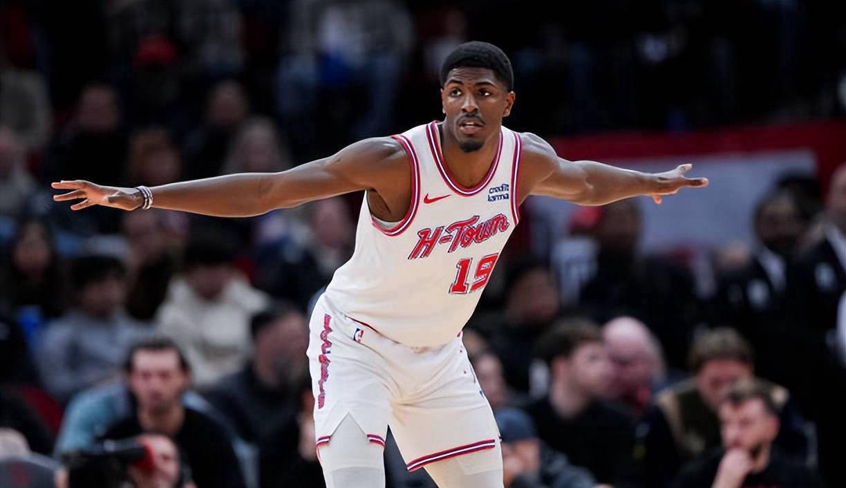 猛龙客场逆转，后卫组合表现抢眼