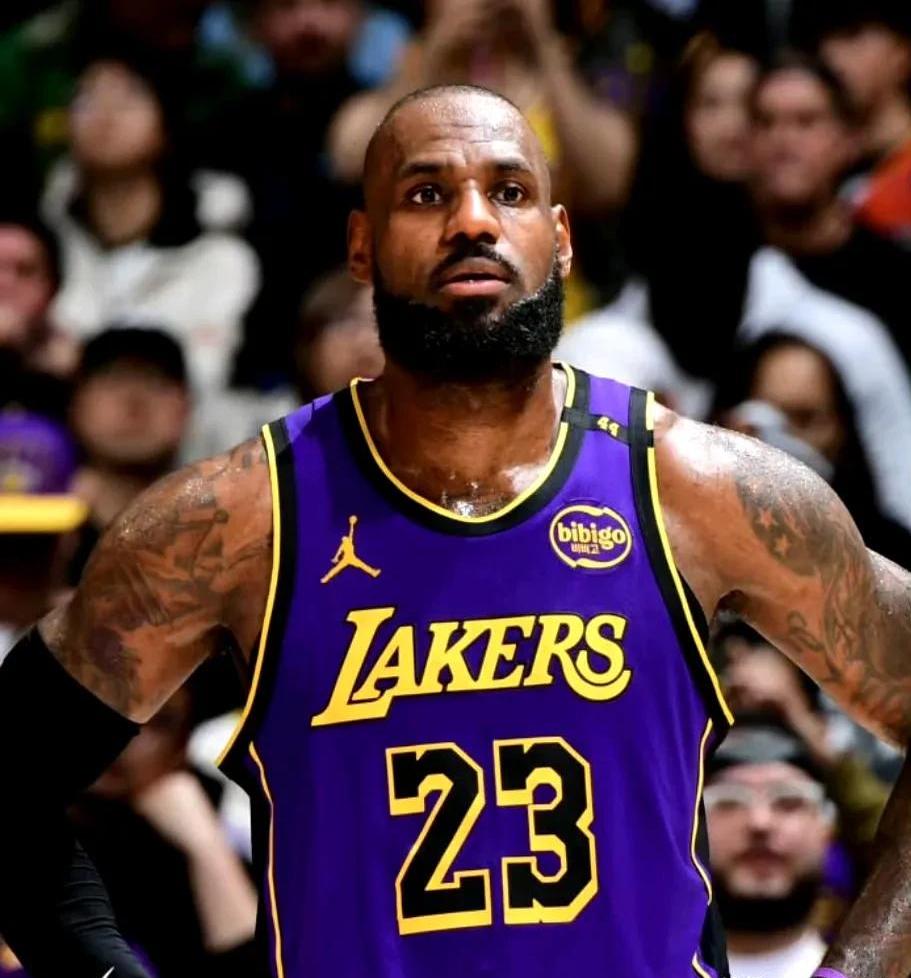 四川队险胜步行者，詹姆斯状态火热