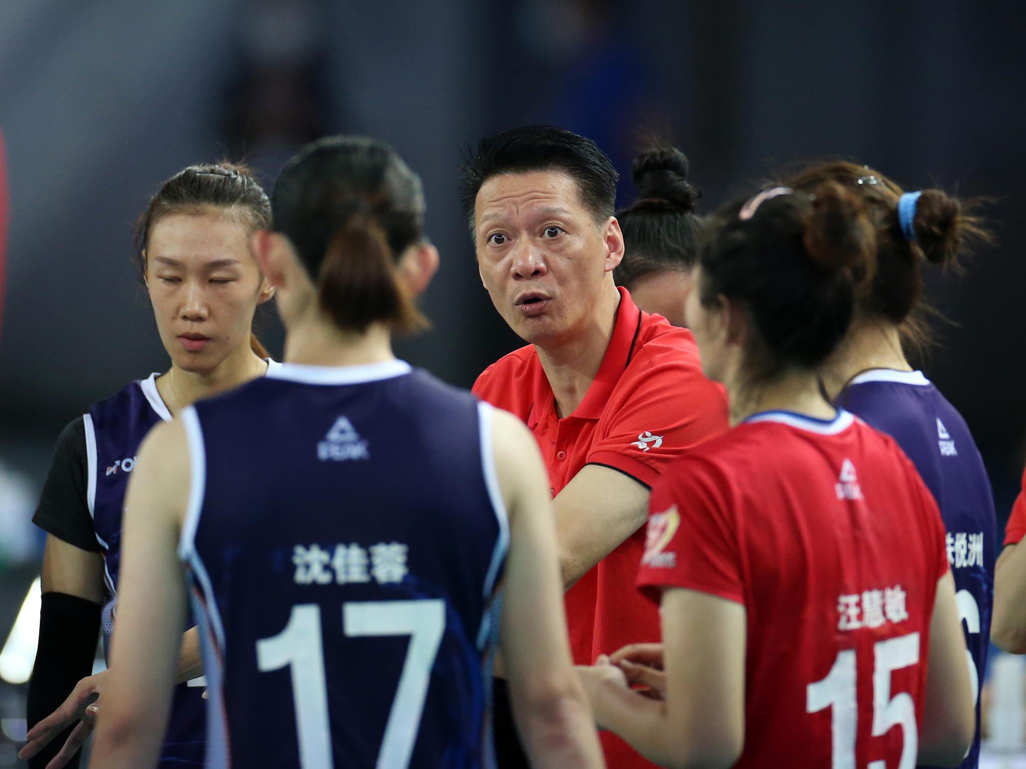 福建队完胜辽宁队，布克状态火热