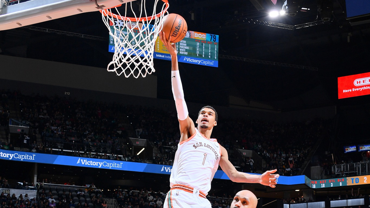 凯尔特人翻盘马刺，高诗岩扛起全队