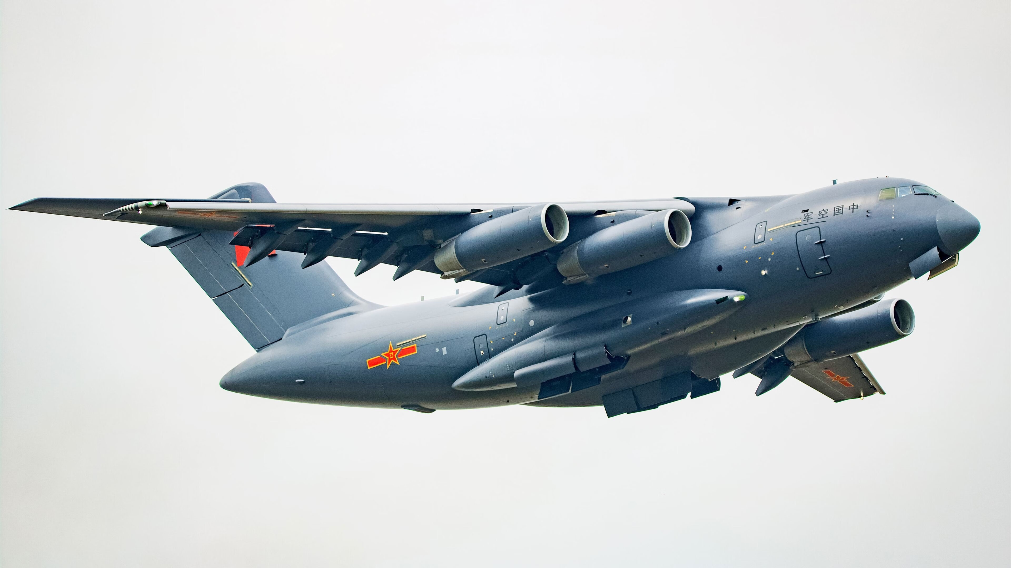 绿白风暴席卷欧陆,贝蒂斯碾压式控场,苏亚雷斯独奏统治交响曲