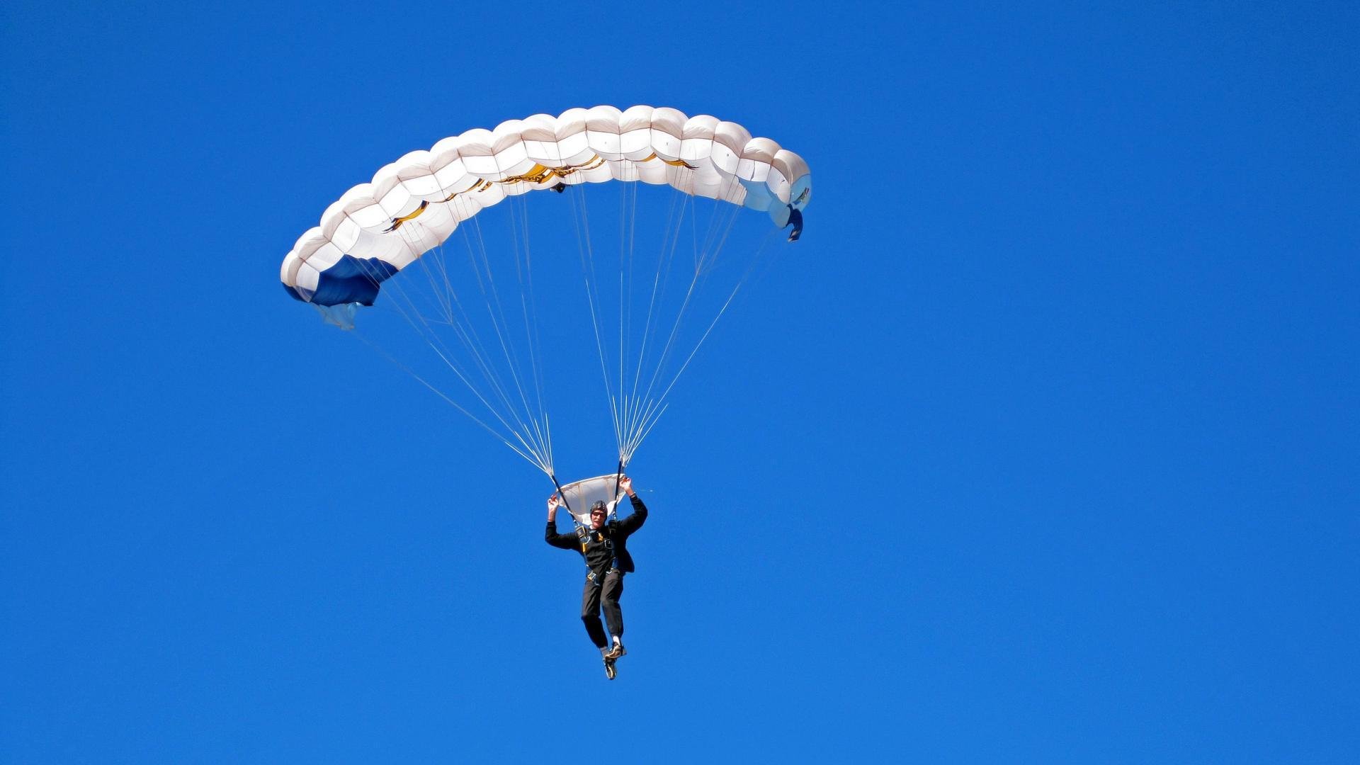 双重暴扣之夜，深圳队的钢铁洪流与字母哥的救赎之战